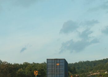 cheapest long-distance moving method