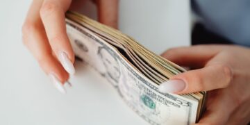 how to save money on moving